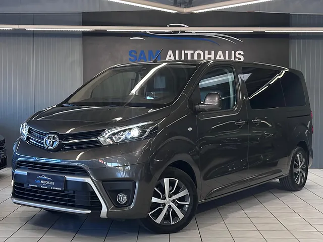 Toyota Proace Verso im Showroom